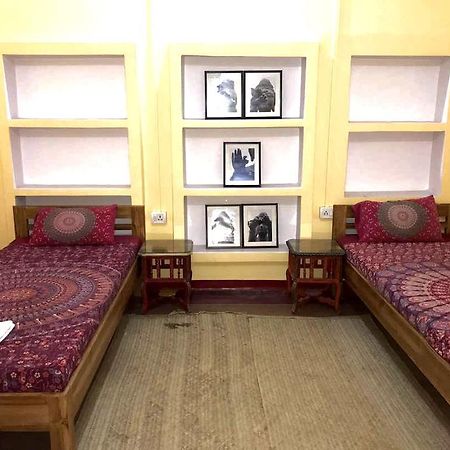 Lotus Paying Guesthouse Varanasi Exterior photo