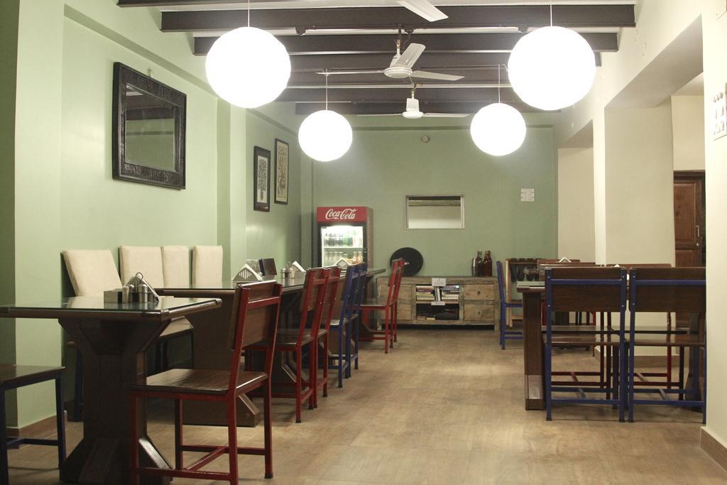 Lotus Paying Guesthouse Varanasi Exterior photo