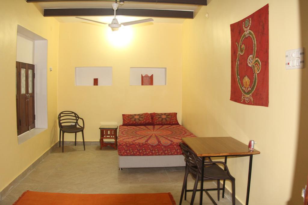 Lotus Paying Guesthouse Varanasi Exterior photo