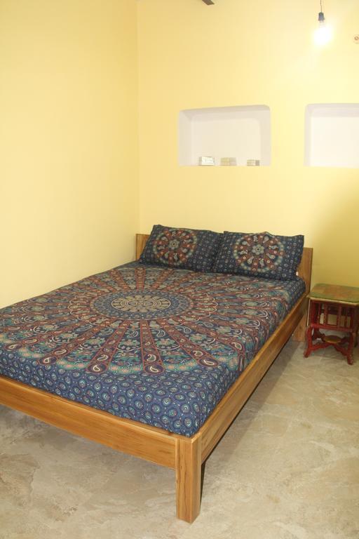 Lotus Paying Guesthouse Varanasi Exterior photo