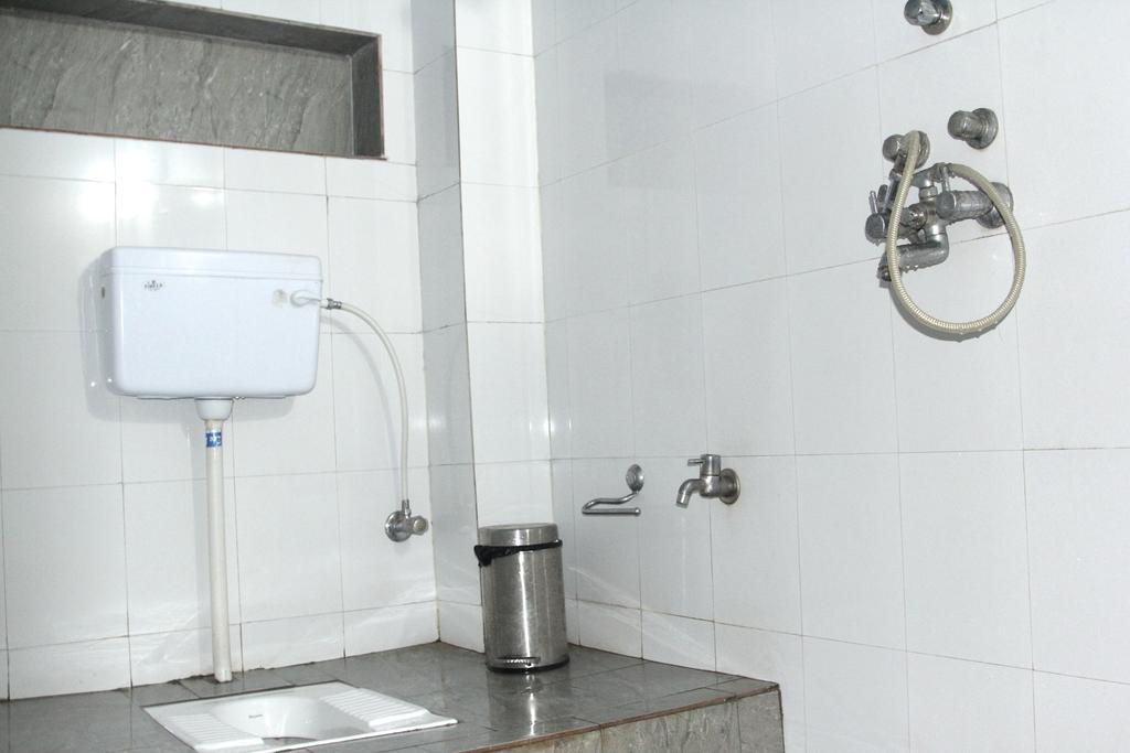 Lotus Paying Guesthouse Varanasi Room photo